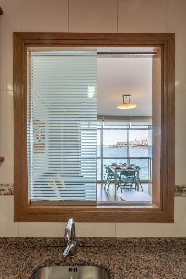 Apartamento En Primera Linea De Playa Riazor ア・コルーニャ エクステリア 写真